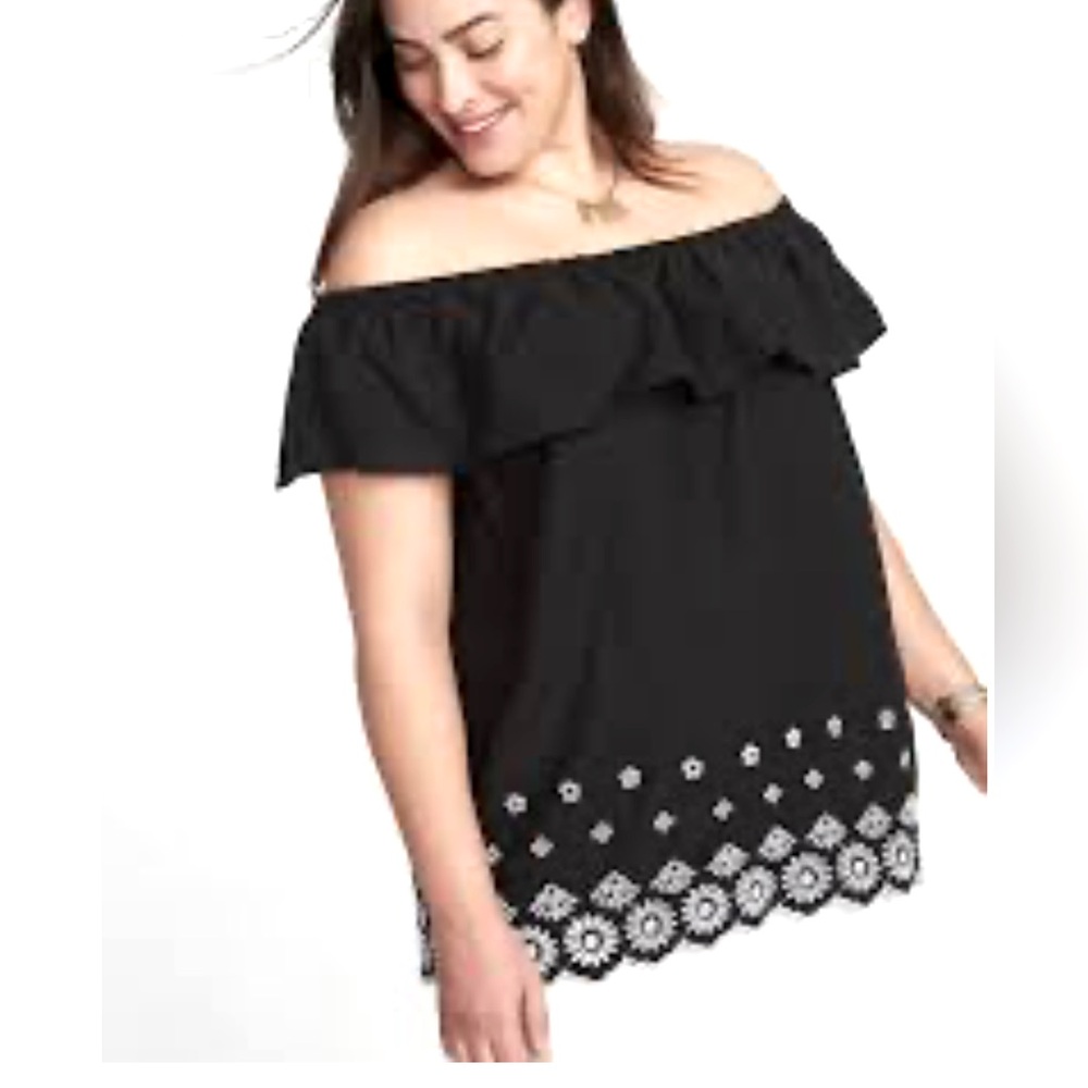Old Navy Women Top Size XL Black Off-Shoulder with Whiteβ Embroidery Casual